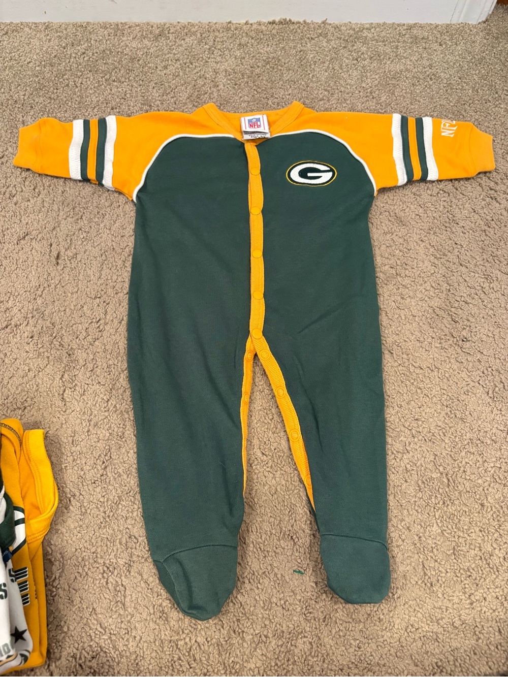 Green Bay Packers Infant Onesies and Sleepers Set of 3 6-12 Months - Picture 11 of 16